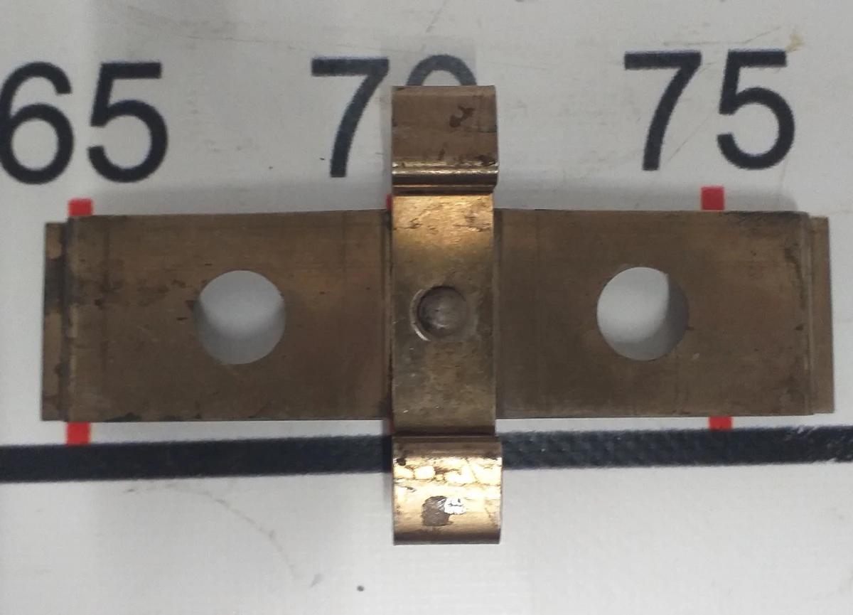 8 Скоба притискна гальмівних колодок супорти переднього Tesla Model S, Model S REST, Model X  6008115-00-A