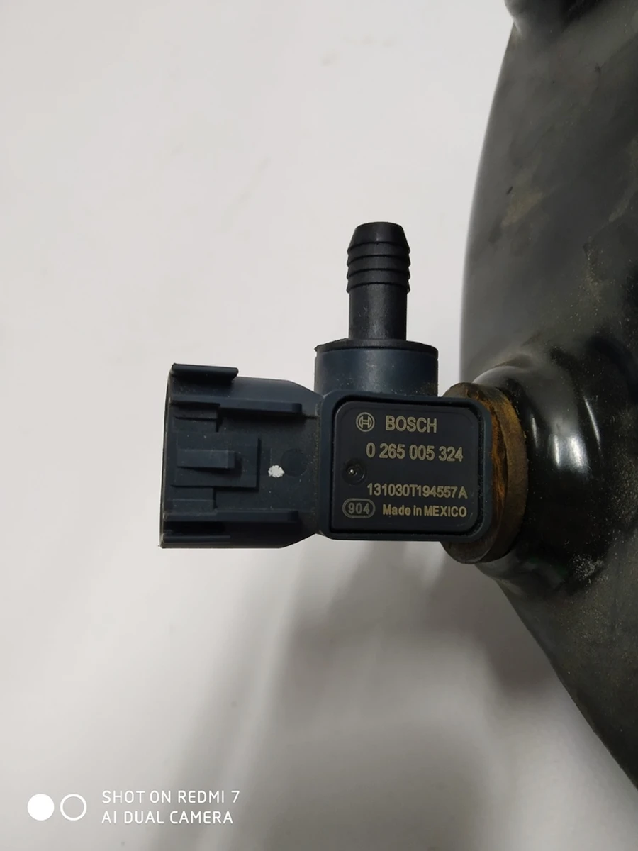 7 Sensor - Vacuum Tesla model S 6008122-00-A