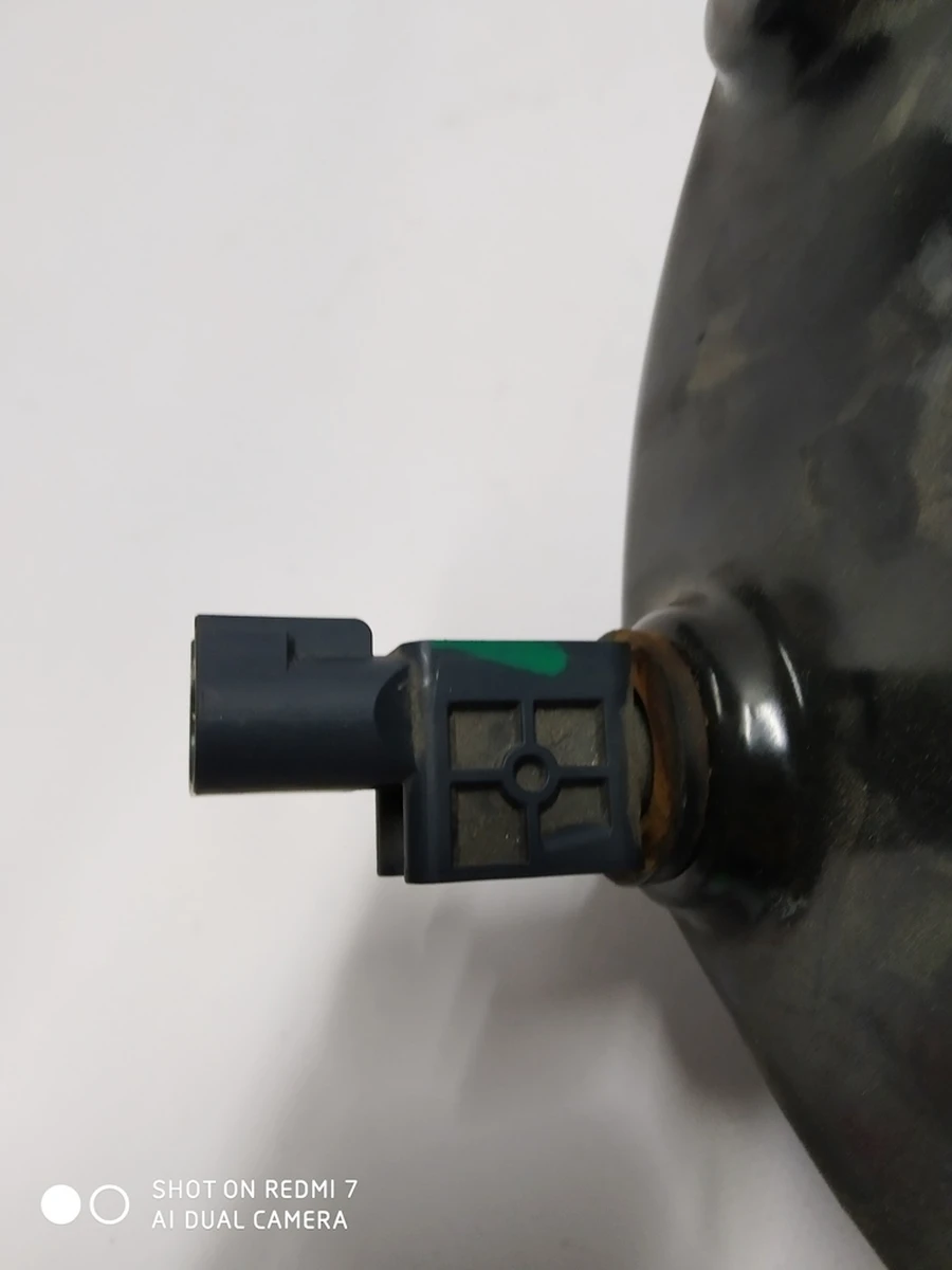 7 Sensor - Vacuum Tesla model S 6008122-00-A