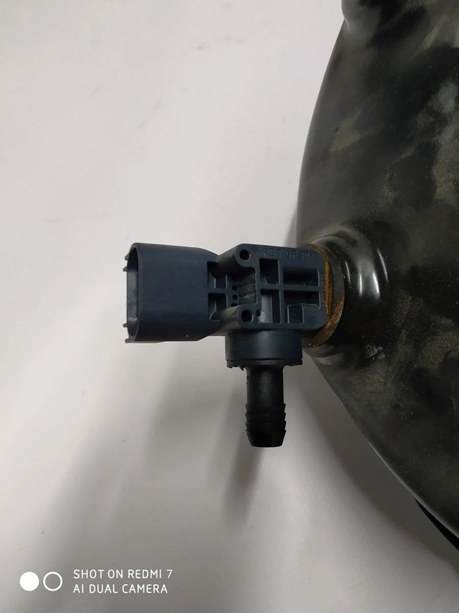 7 Sensor - Vacuum Tesla model S 6008122-00-A