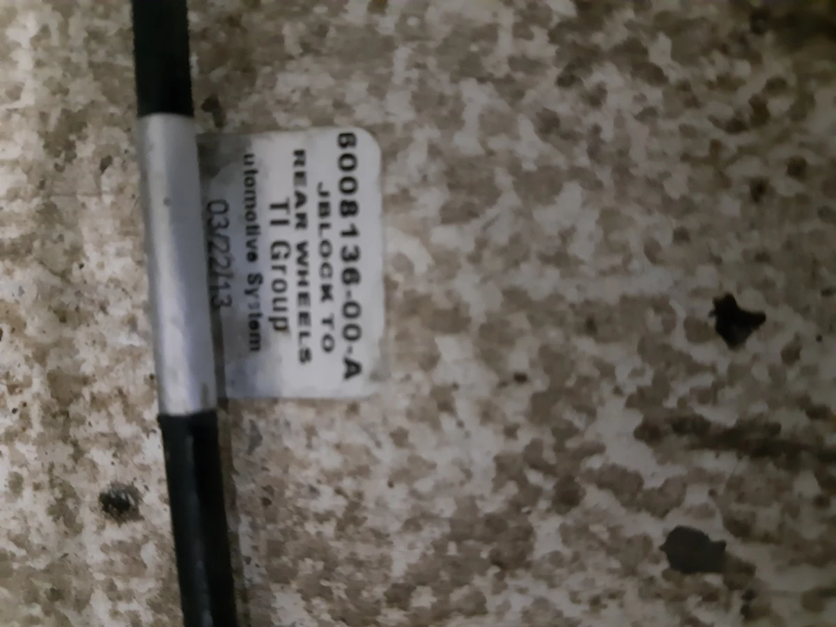 3 Гальмівна магістраль ззаду права та ліва в зборі Tesla model S, model S REST 6008136-00-E