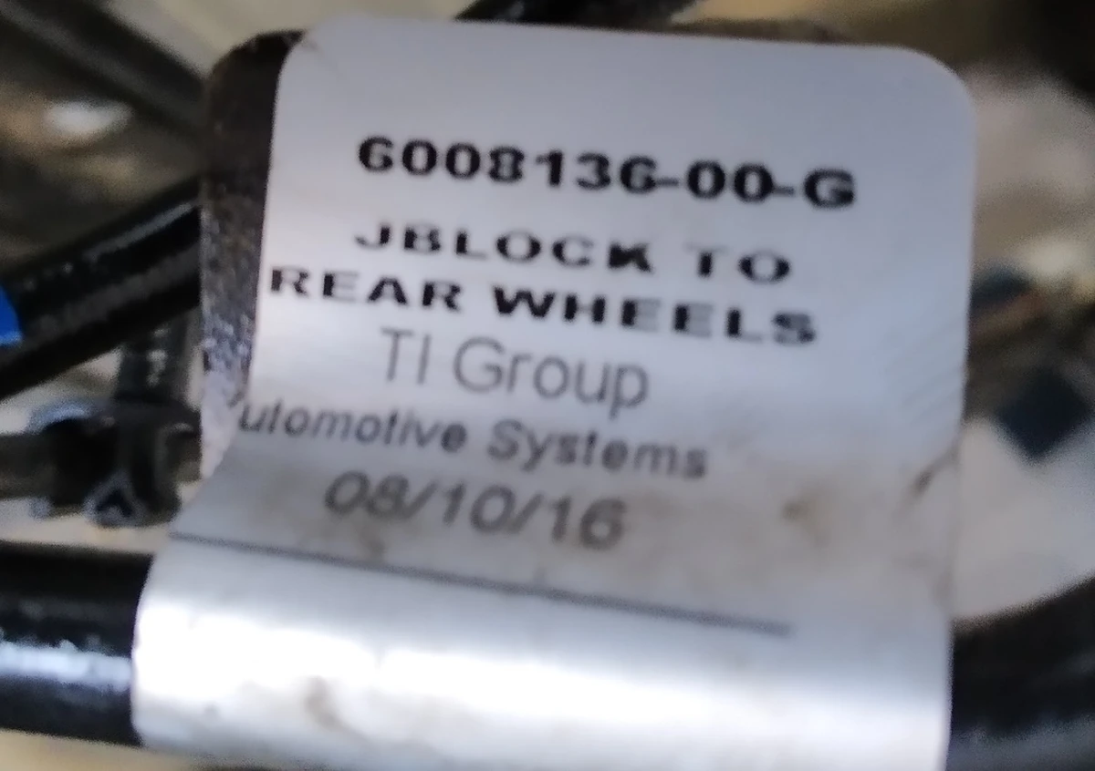 3 Тормозная магистраль задняя (правая и левая в сборе) Tesla model S REST 6008136-00-H