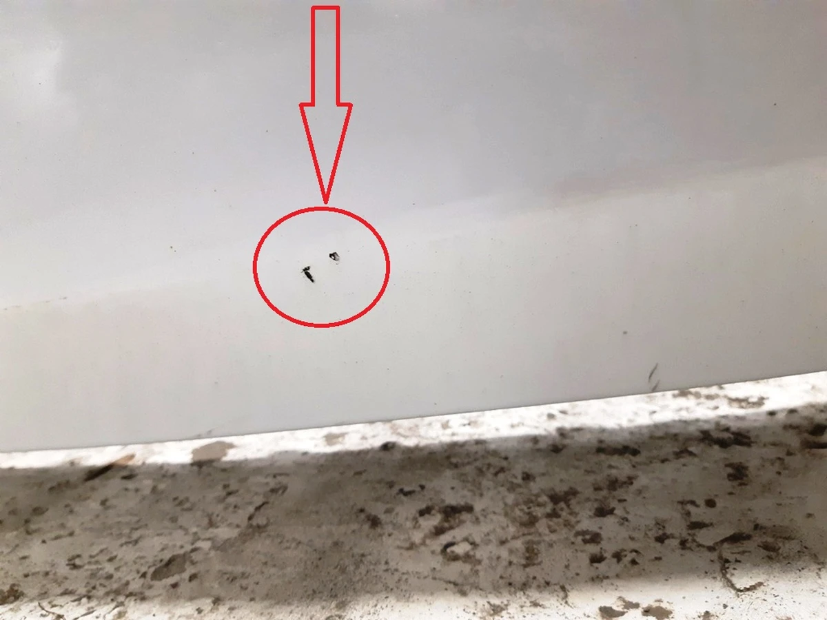 1 Rear bumper for 6 parking sensors (with parking sensors) PBCW white (damaged) Tesla model S 6008179-00-D