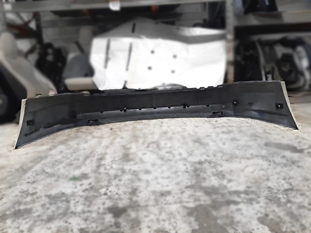 1 Rear bumper for 6 parking sensors (with parking sensors) PBCW white (damaged) Tesla model S 6008179-00-D
