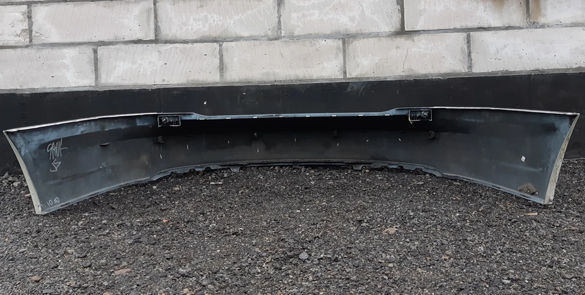 1 Rear bumper for 4 parking sensors (with brackets) PBCW (damaged) Tesla model S 1068750-00-A