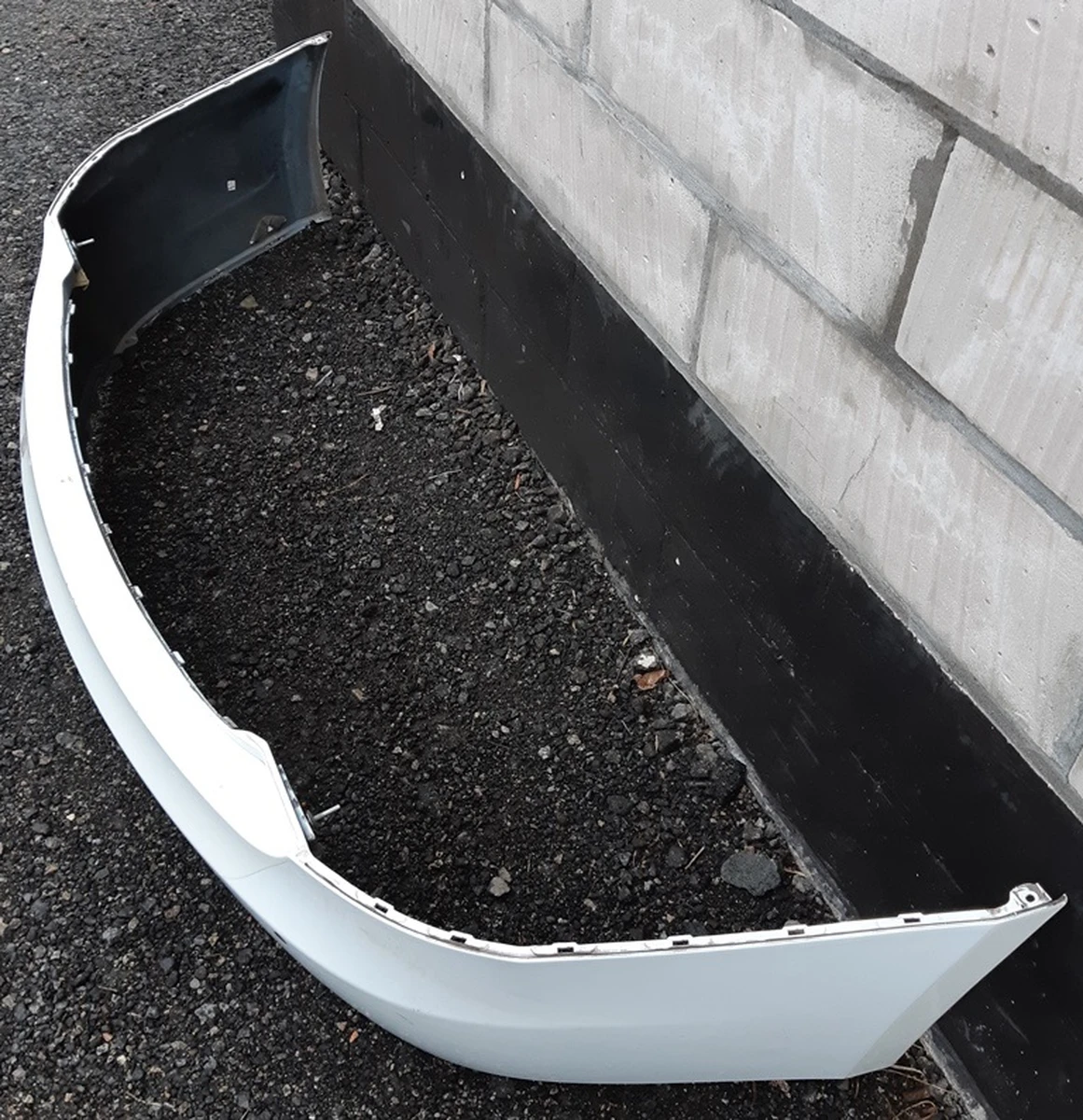 1 Rear bumper for 4 parking sensors (with brackets) PBCW (damaged) Tesla model S 1068750-00-A