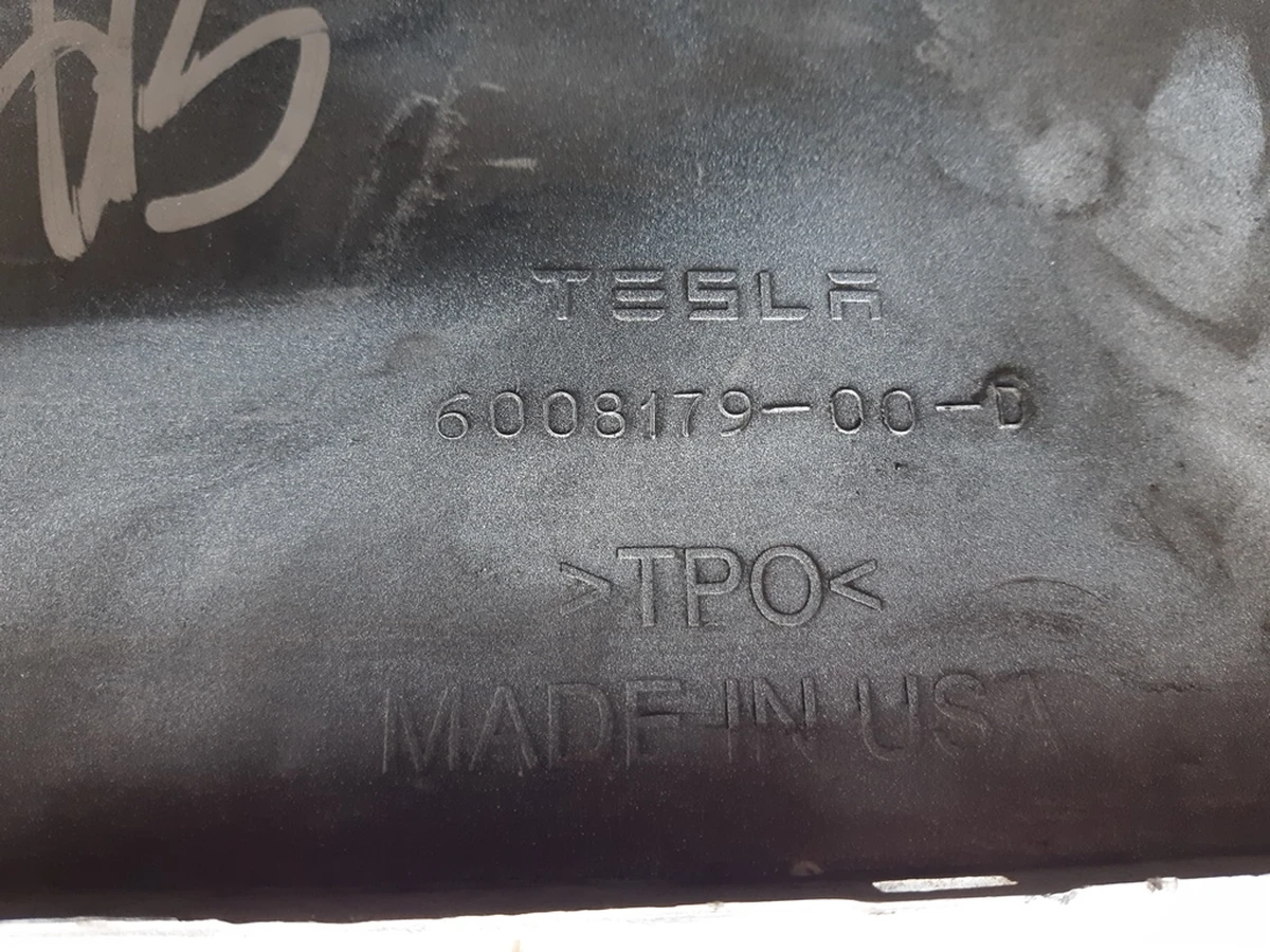 1 Rear bumper for 4 parking sensors (with brackets) PBCW (damaged) Tesla model S 1068750-00-A