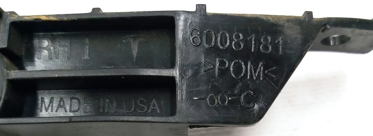 5 Кронштейн кріплення заднього бампера правий з ушкодженнями Tesla model S, model S REST 1091987-00-C