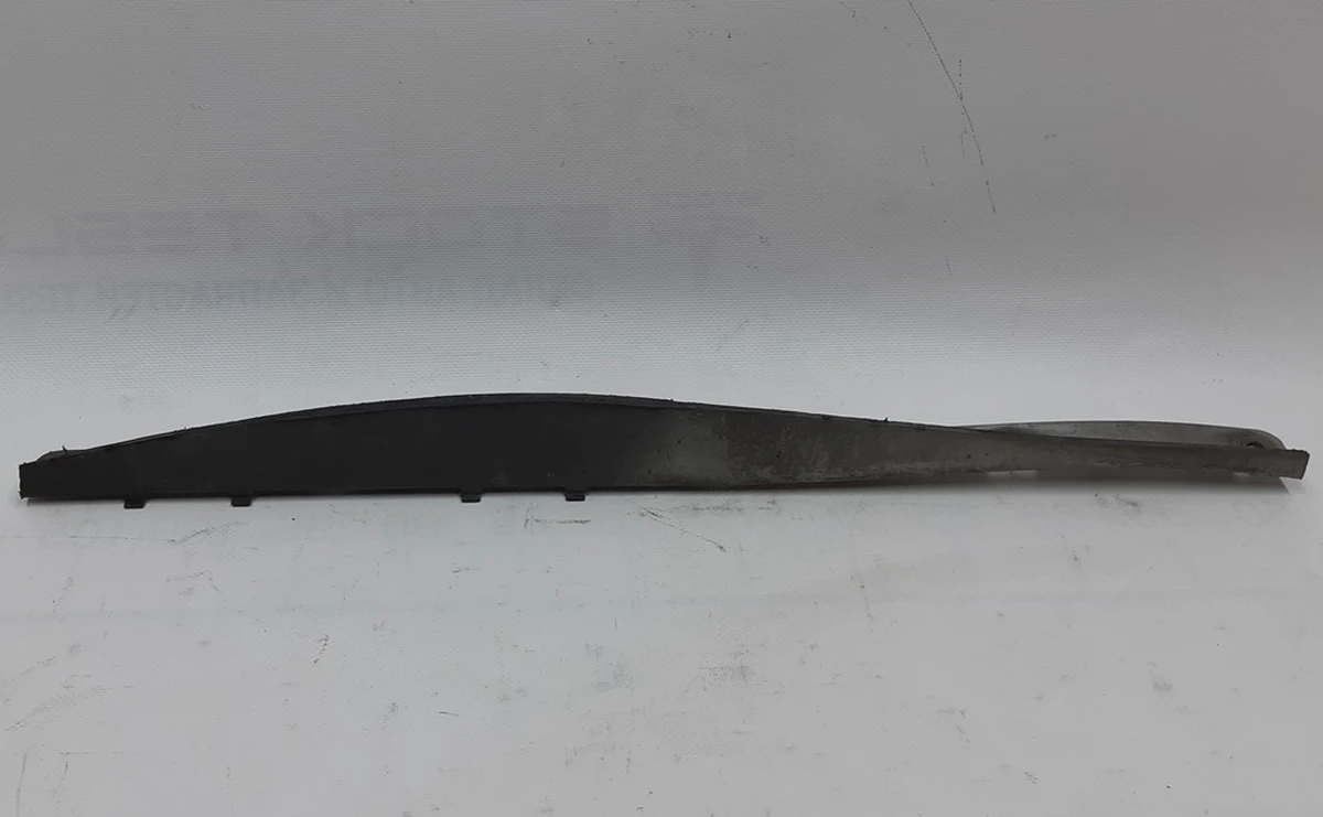 4 Задний молдинг (плавник) защиты двигателя левый малый Tesla Model S 6008184-00-D