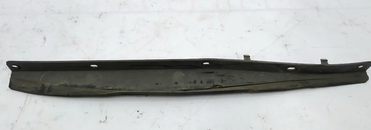 4 Задний молдинг (плавник) защиты двигателя левый малый Tesla Model S 6008184-00-D