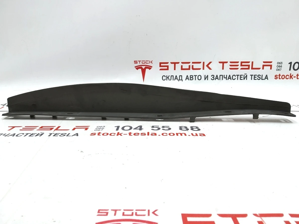 5 Задний молдинг (плавник) защиты двигателя правый малый Tesla model S 6008187-00-D
