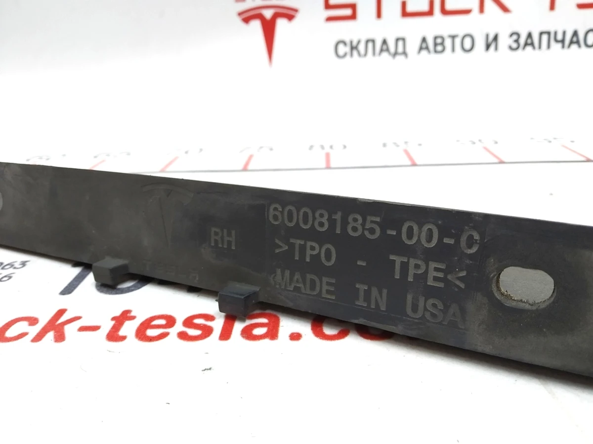 5 Задний молдинг (плавник) защиты двигателя правый малый Tesla model S 6008187-00-D