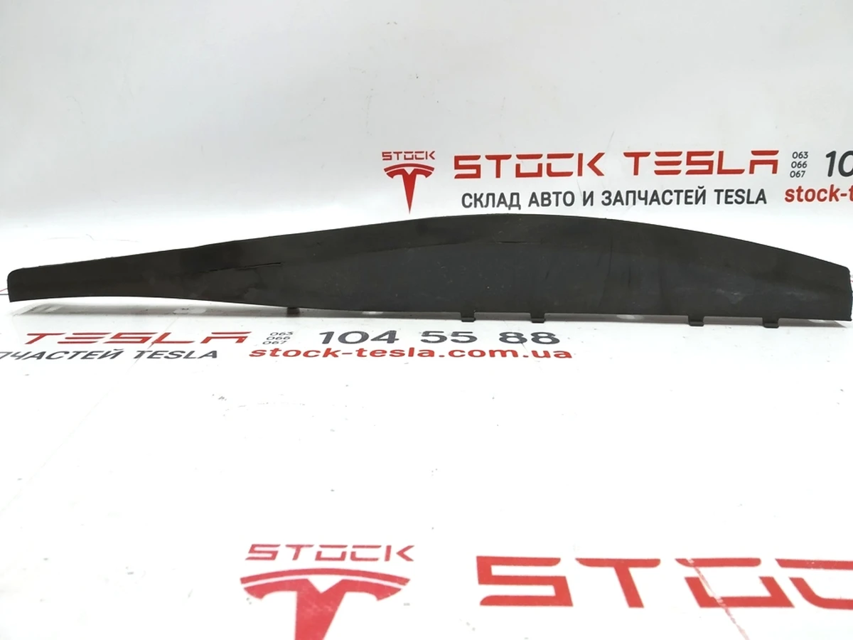 5 Задний молдинг (плавник) защиты двигателя правый малый Tesla model S 6008187-00-D