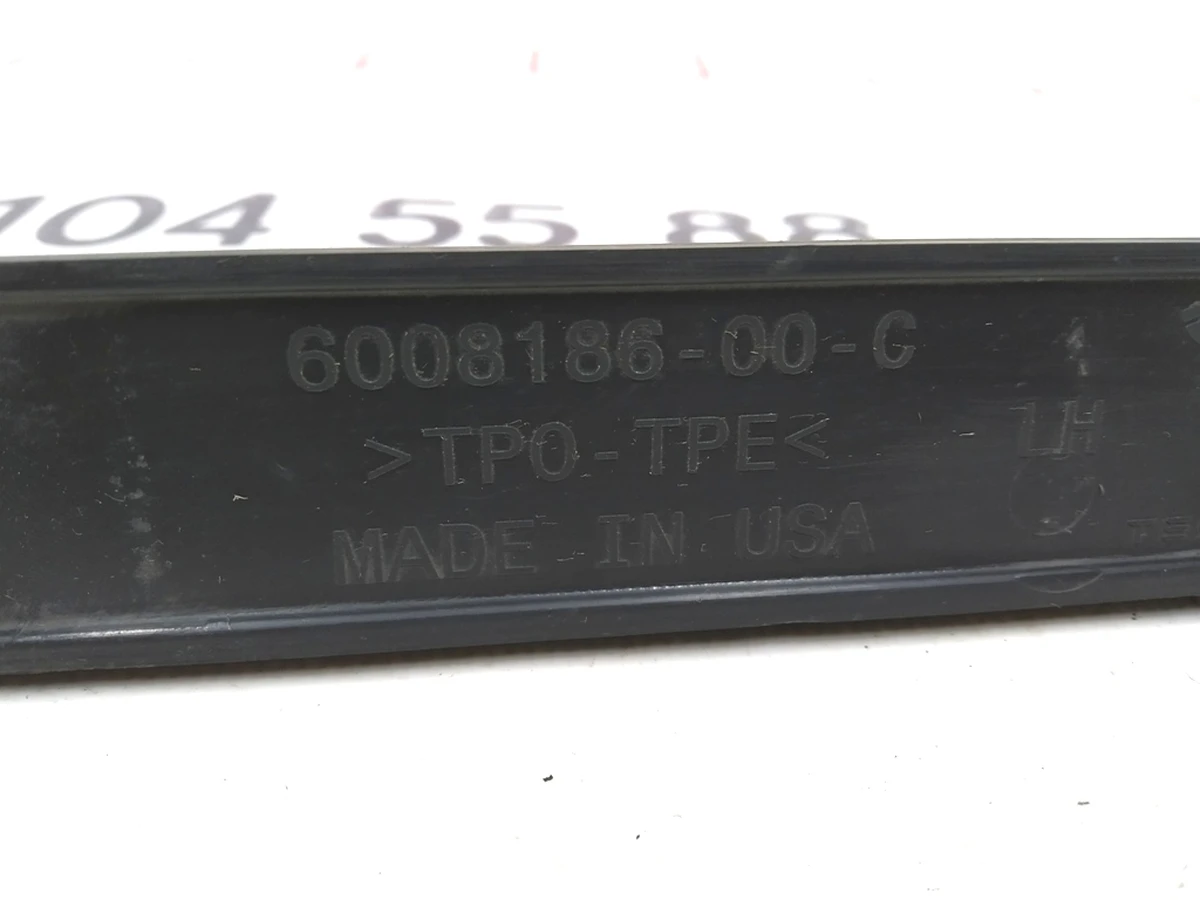 2 Задний молдинг (плавник) защиты двигателя левый длинный Tesla Model S 6008186-00-D