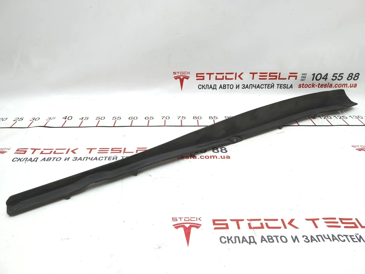 2 Задний молдинг (плавник) защиты двигателя левый длинный Tesla Model S 6008186-00-D