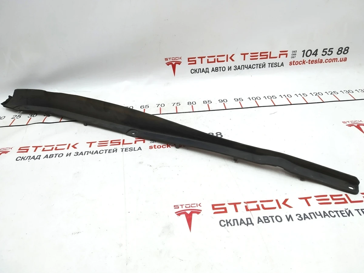 3 Задній молдинг (плавник) захисту двигуна правий довгий Tesla Model S 6008187-00-D