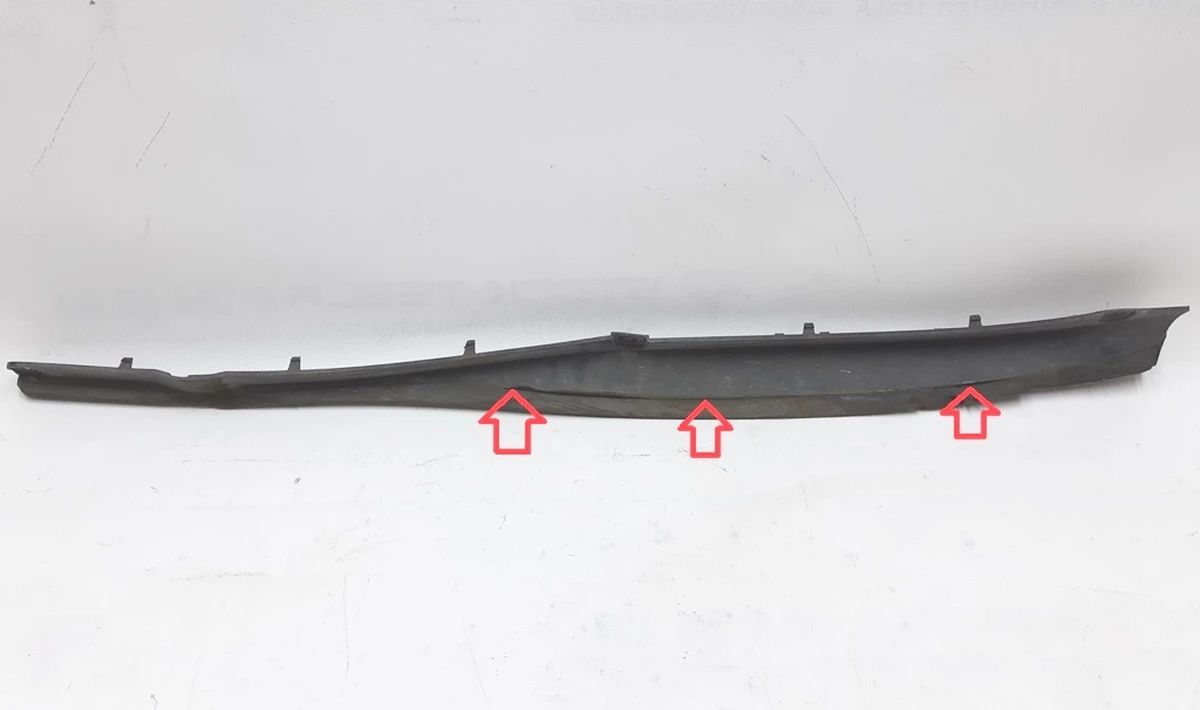 3 Aero shield inner strake - RH (fin) long with damage Tesla Model S 6008187-00-D
