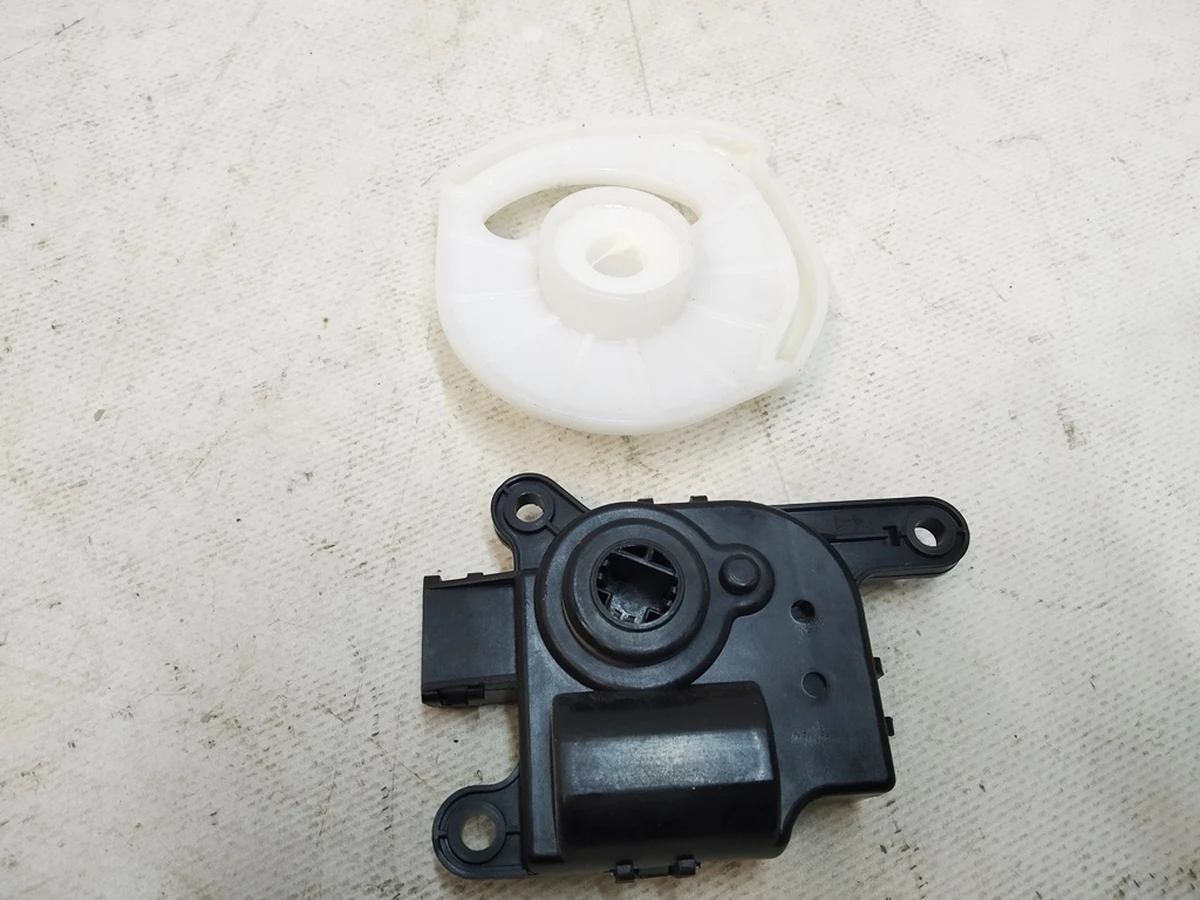 4 Сервопривод климатической установки печки входной INLET (рекуператора) D332-AN6AA Tesla  Model S REST 6008244