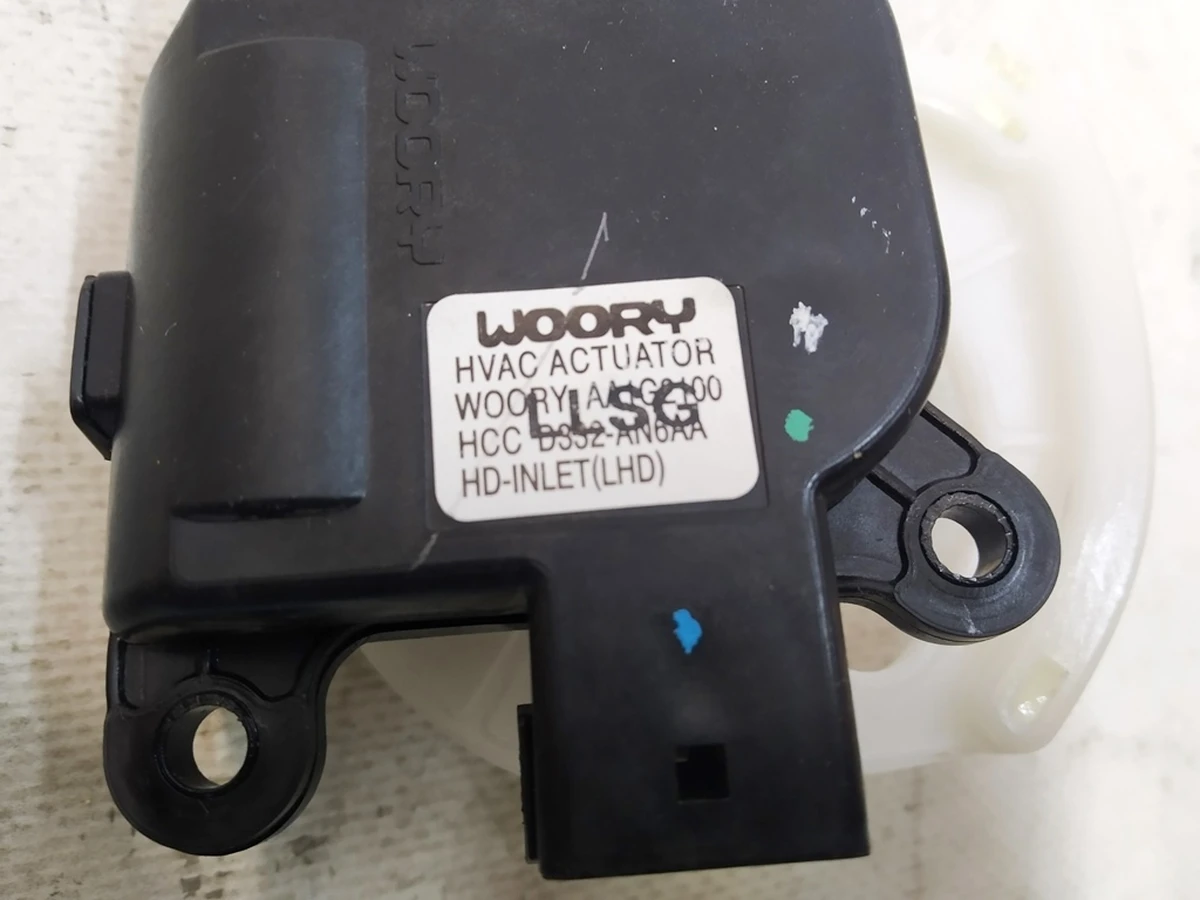 4 Сервопривод климатической установки печки входной INLET (рекуператора) D332-AN6AA Tesla  Model S REST 6008244