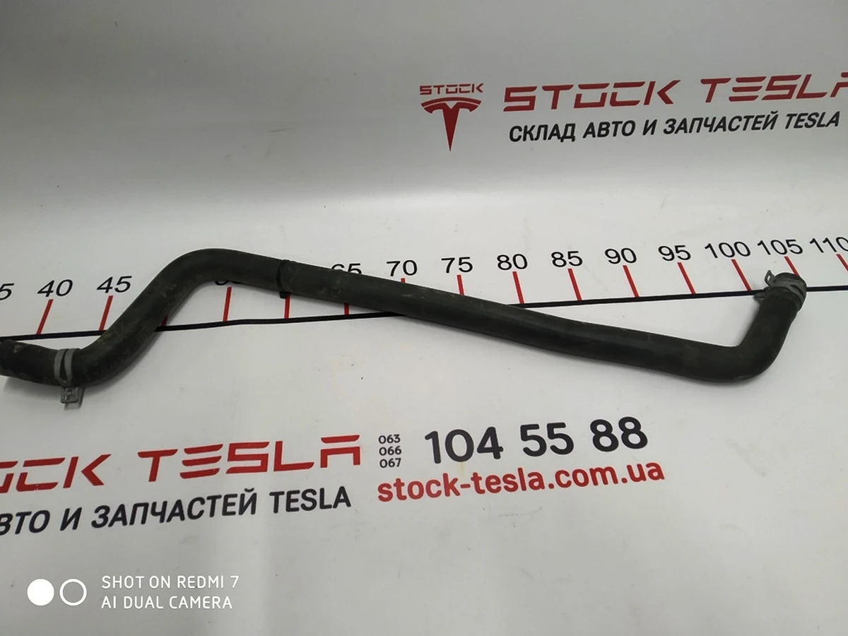 21 Шланг охолодження з потрійного клапана на четвертий клапан Tesla model S 6008298-00-E