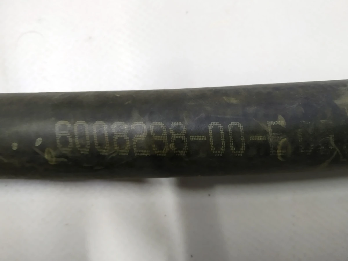 21 Шланг охолодження з потрійного клапана на четвертий клапан Tesla model S 6008298-00-E