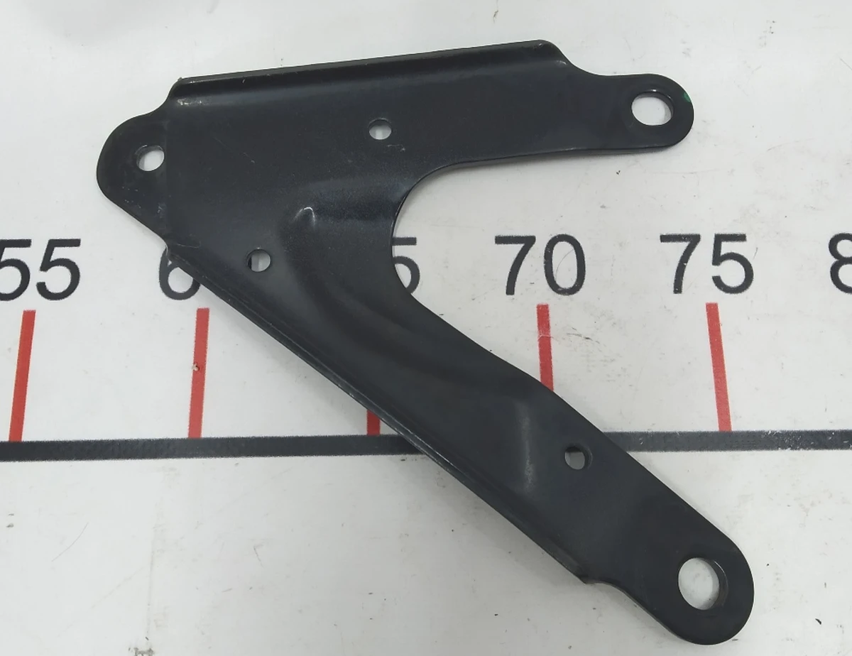 4 Кронштейн крепления подрамника левый Tesla model S 6008489-00-B