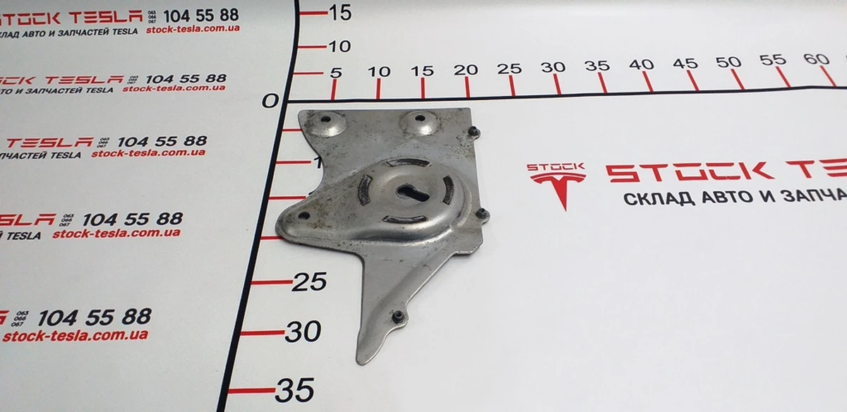 4 Пластина заднего подрамника левая Tesla Model S 6008492-00-B
