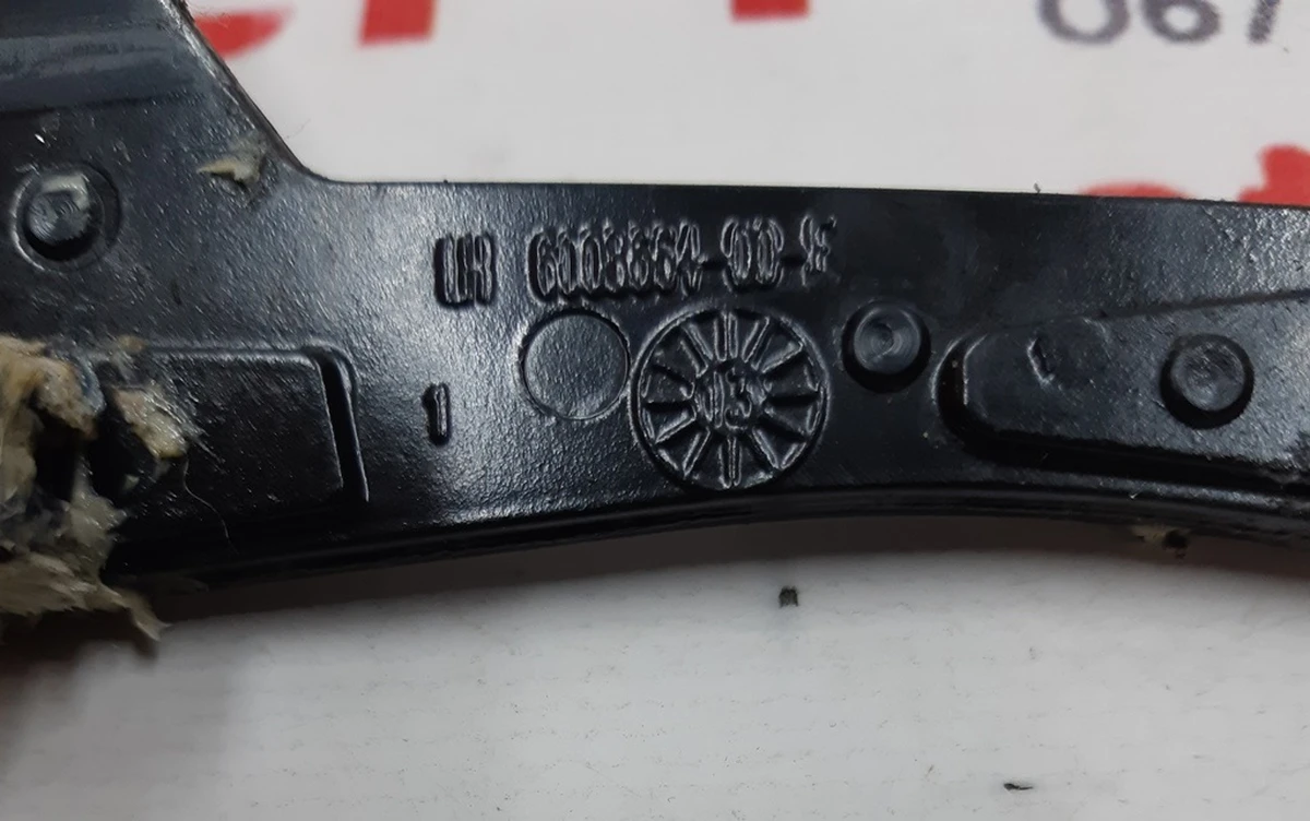 9 Hatch guide bracket front left REV01 Tesla model S 6008664-00-G