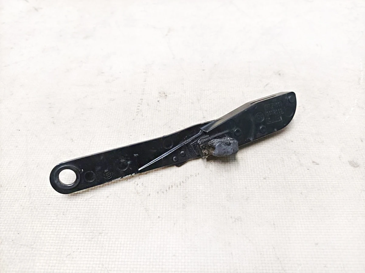 19 Кронштейн-направляющая люка задняя левая с повреждением REV01 Tesla model S 6008676-00-H