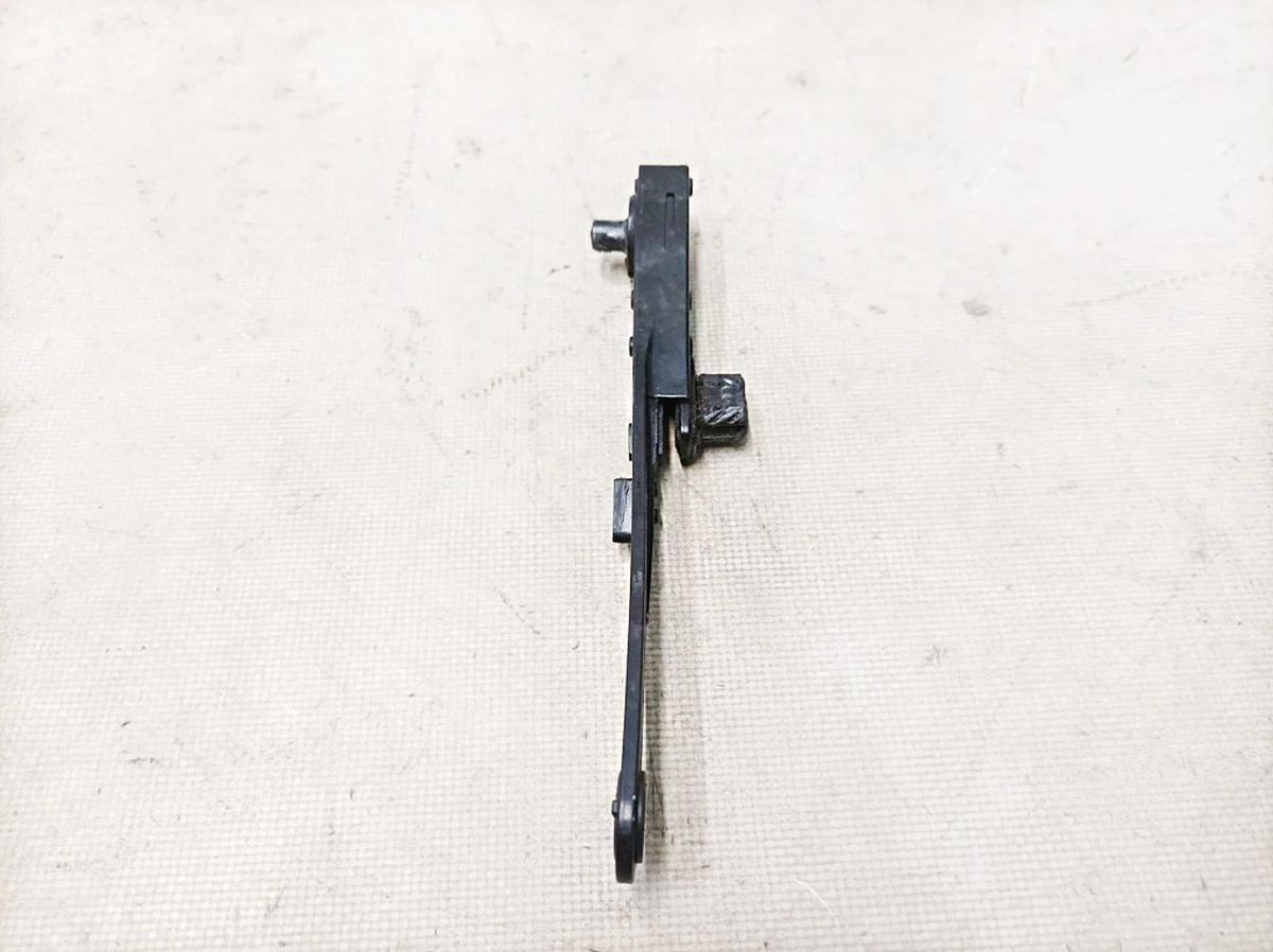 19 Кронштейн-направляющая люка задняя левая с повреждением REV01 Tesla model S 6008676-00-H