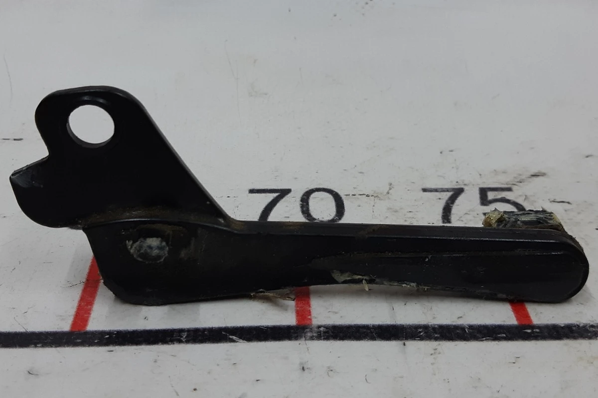 10 Кронштейн-напрямна люка передня права Tesla model S 6008675-00-G