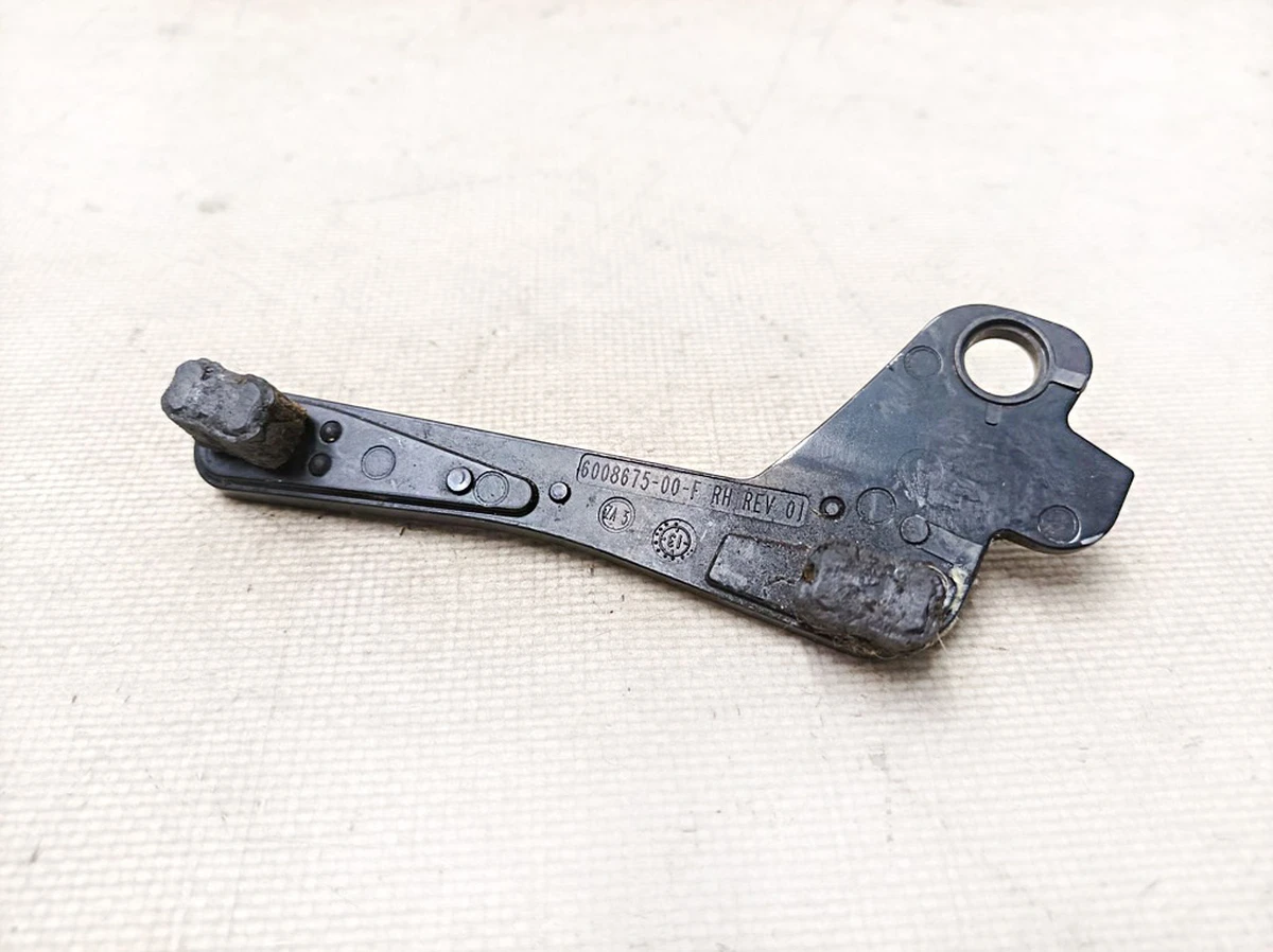 10 Кронштейн-направляюча люка передня права REV01 з пошкодженням Tesla model S 6008675-00-F