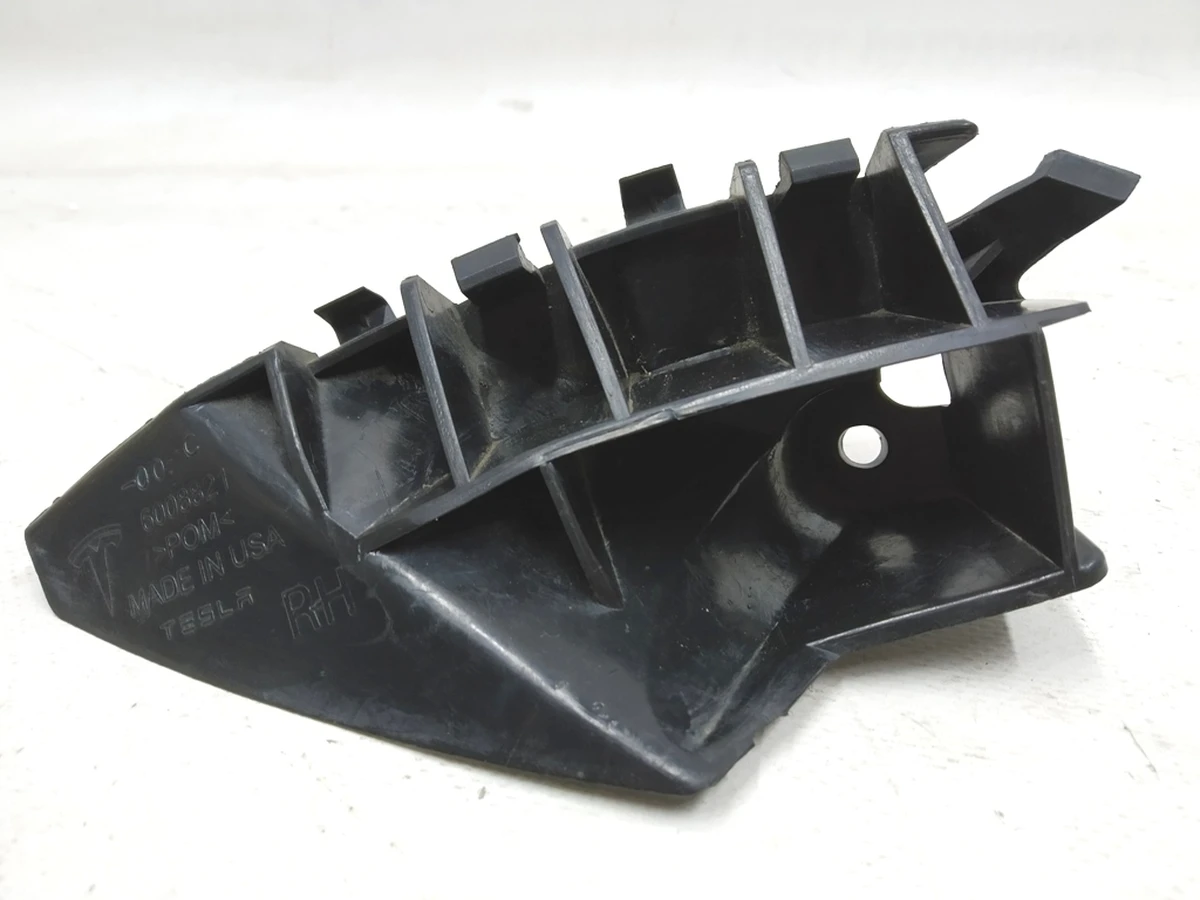 3 Напрямна крила переднього правого (черепашка) Tesla model S, model S REST 1095496-00-A