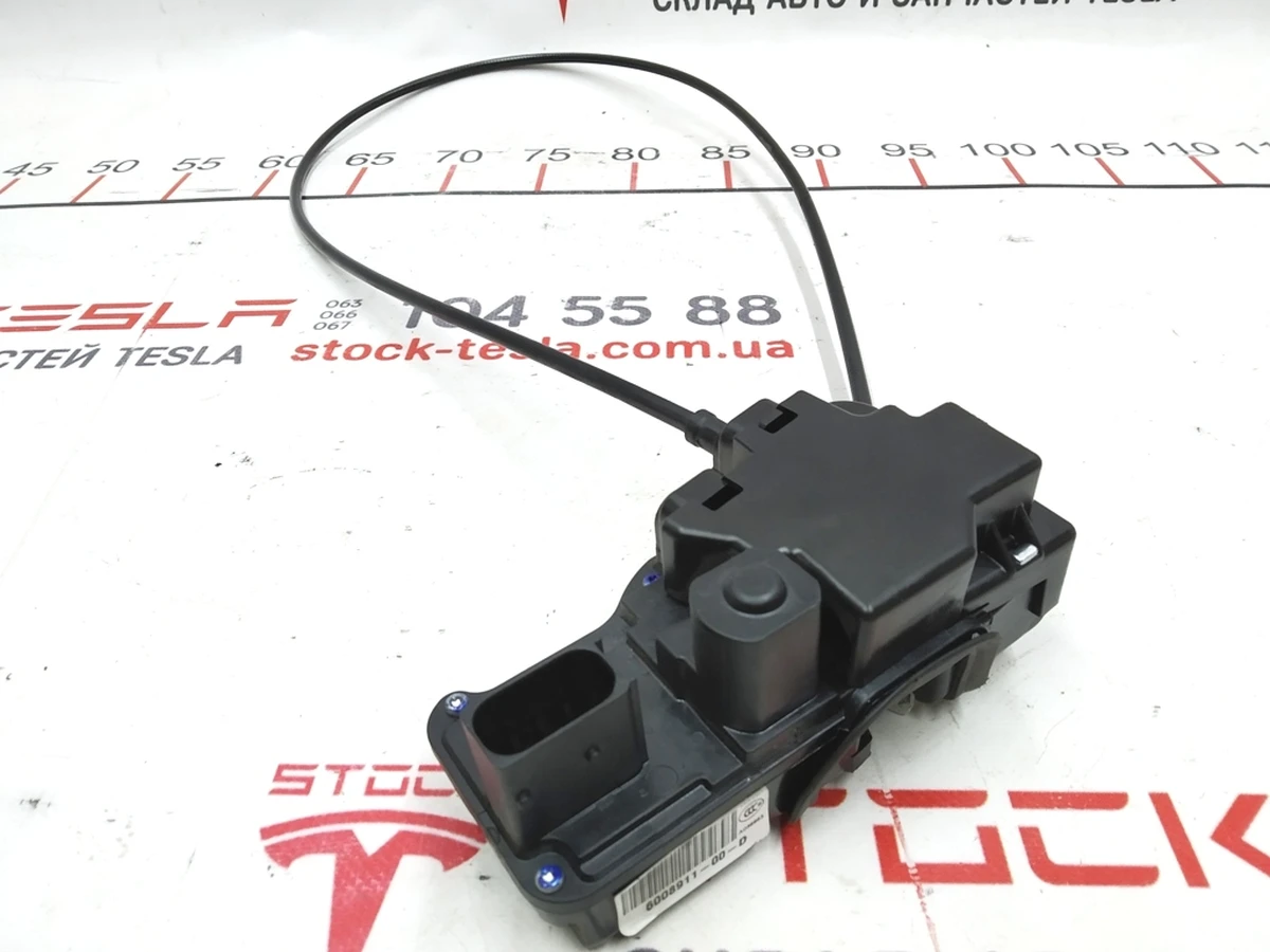 1 Rear left door lock damaged Tesla model S REST 6008911-00-D