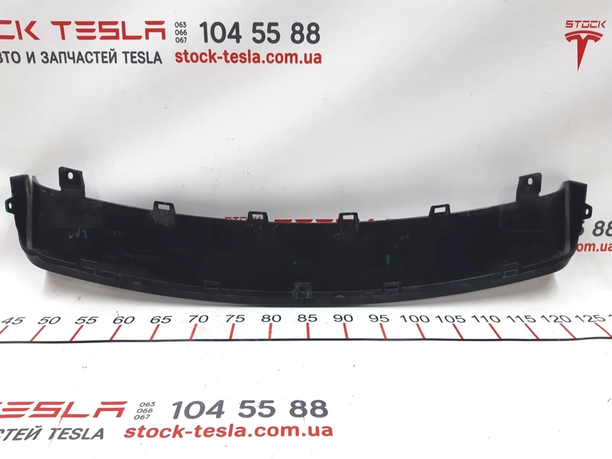 17 Накладка декоративная бампера заднего (с повреждением) Tesla model S 6009004-00-C