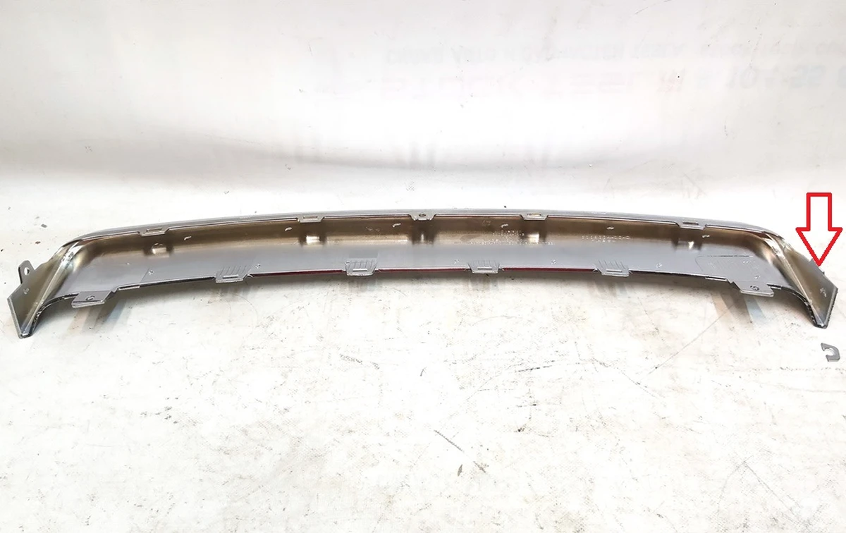 17 ASY TRIM APPLIQUE RR FASCIA CHROME with damage Tesla model S 6009004-00-C