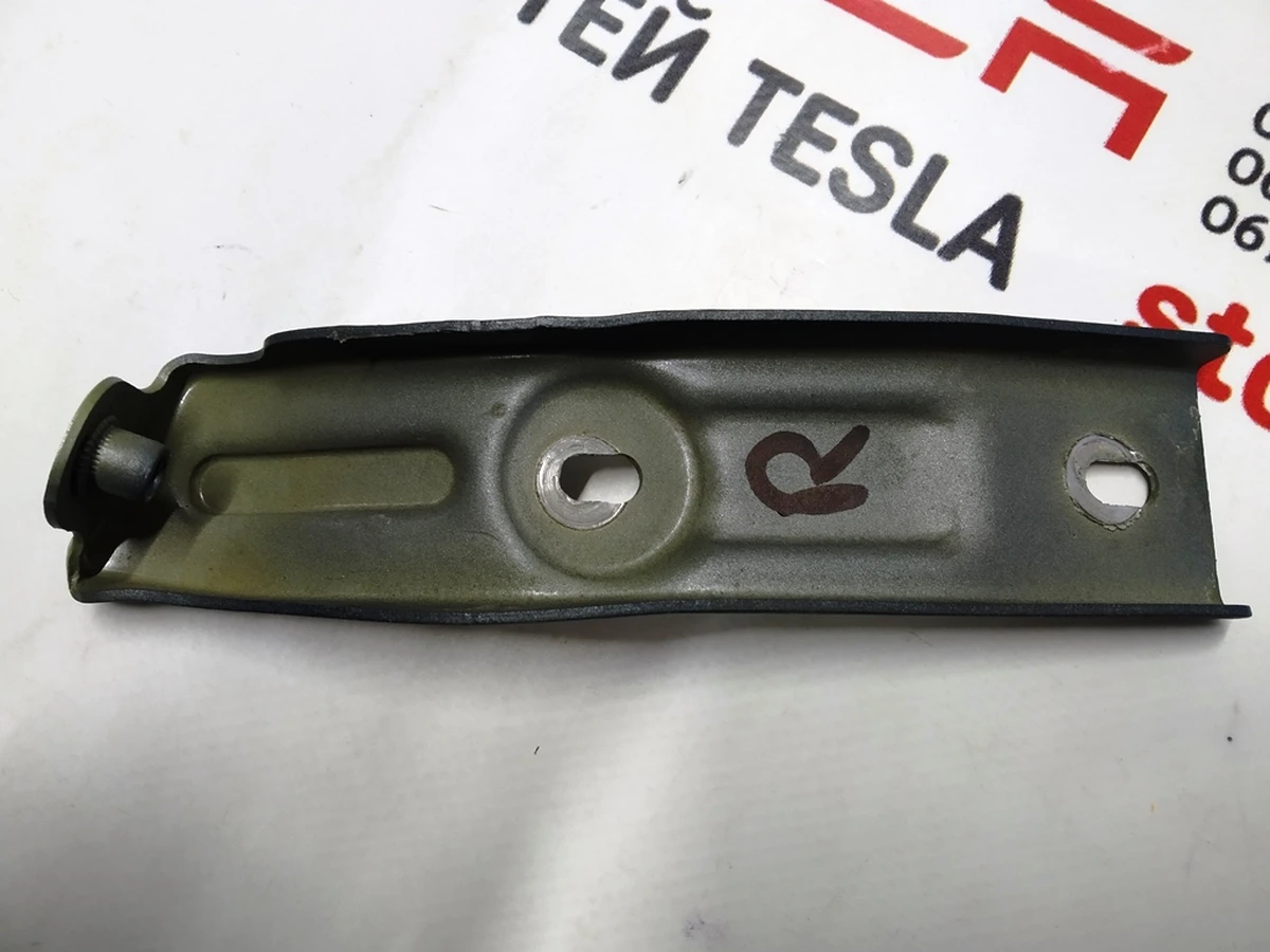 4 Кронштейн кріплення крила переднього правого Tesla model S, model S REST 6009029-S0-B