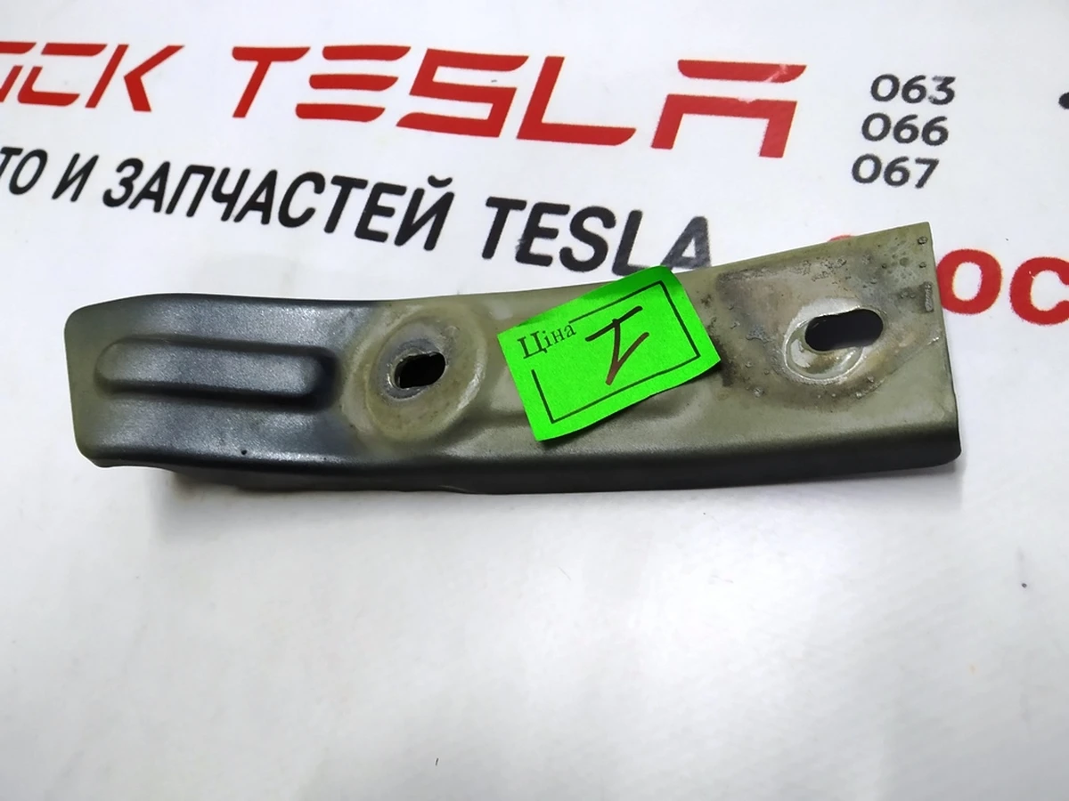 4 Кронштейн кріплення крила переднього правого Tesla model S, model S REST 6009029-S0-B