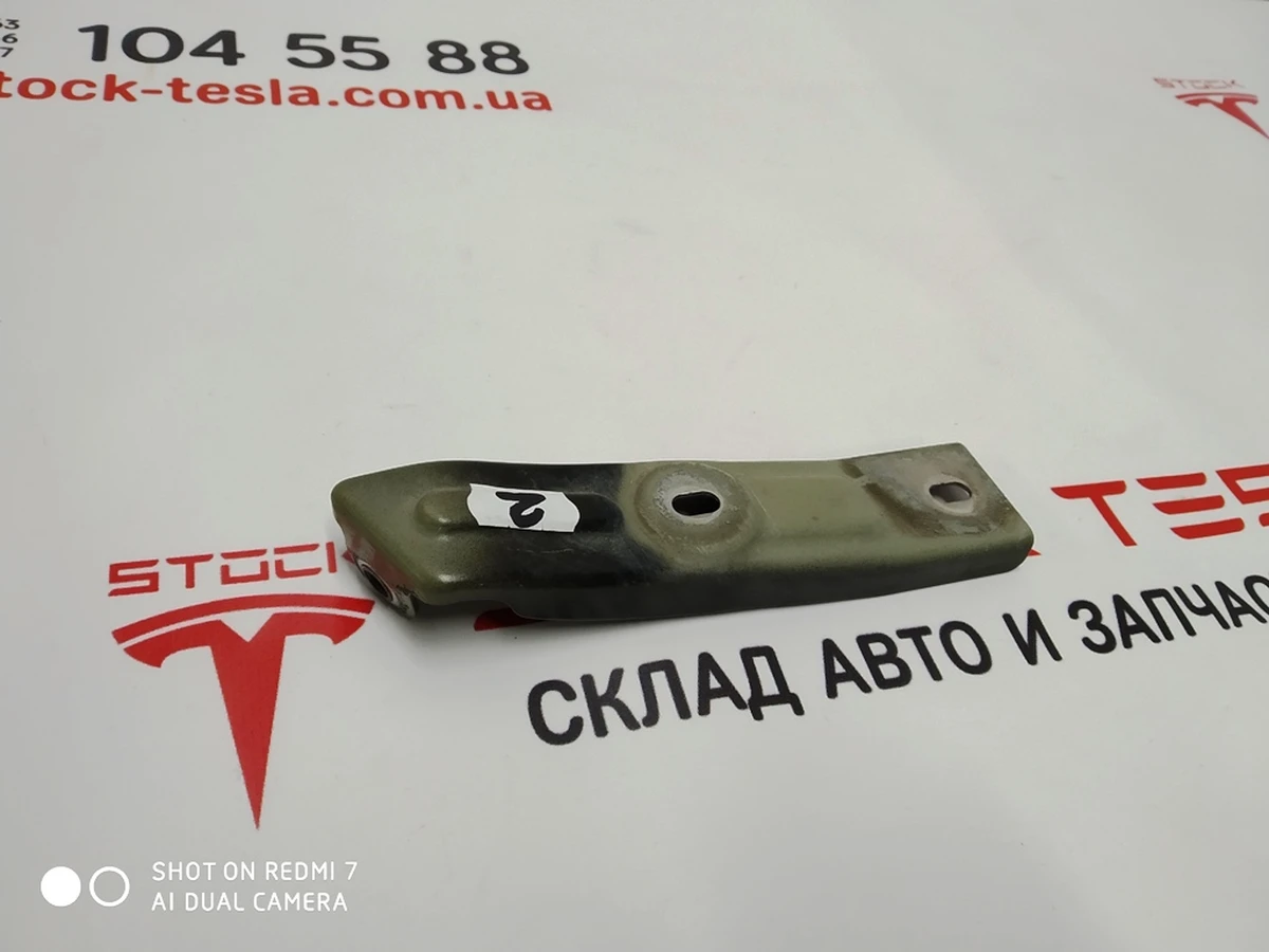4 Кронштейн крепления крыла переднего правого Tesla model S, model S REST 6009029-S0-B