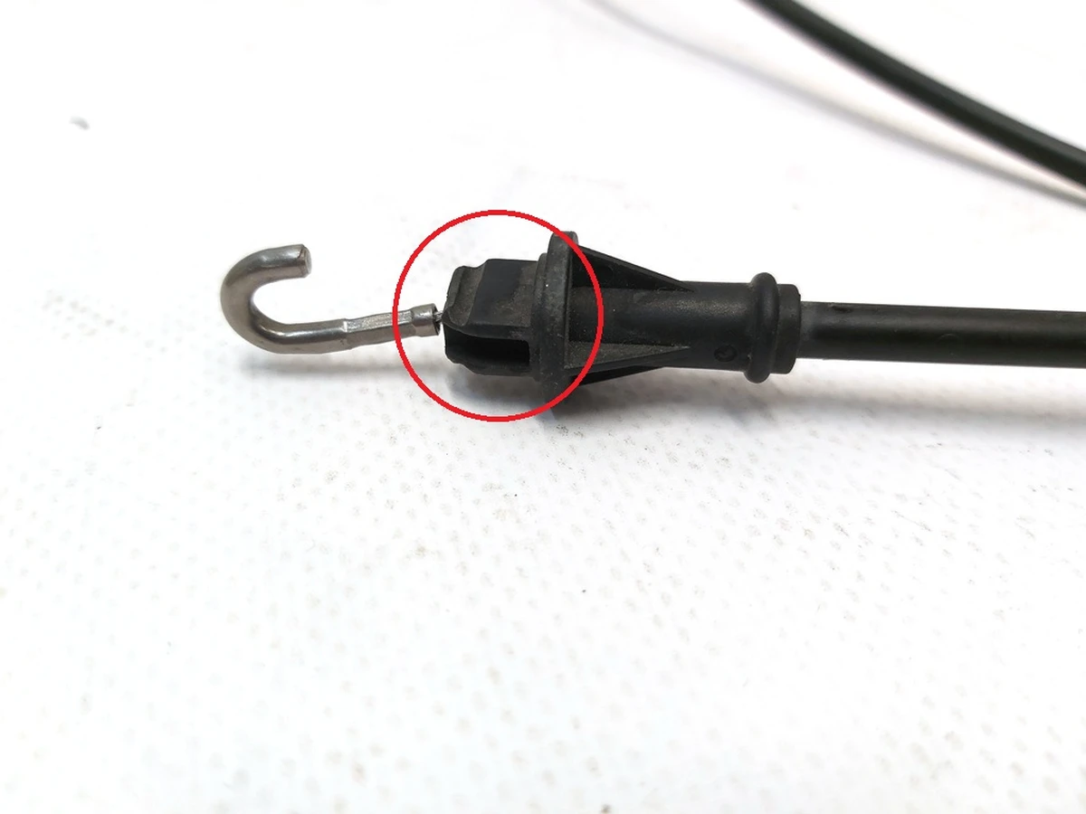 2 Тросик замка капота (открытия) с повреждением Tesla model S 6009164-00-E