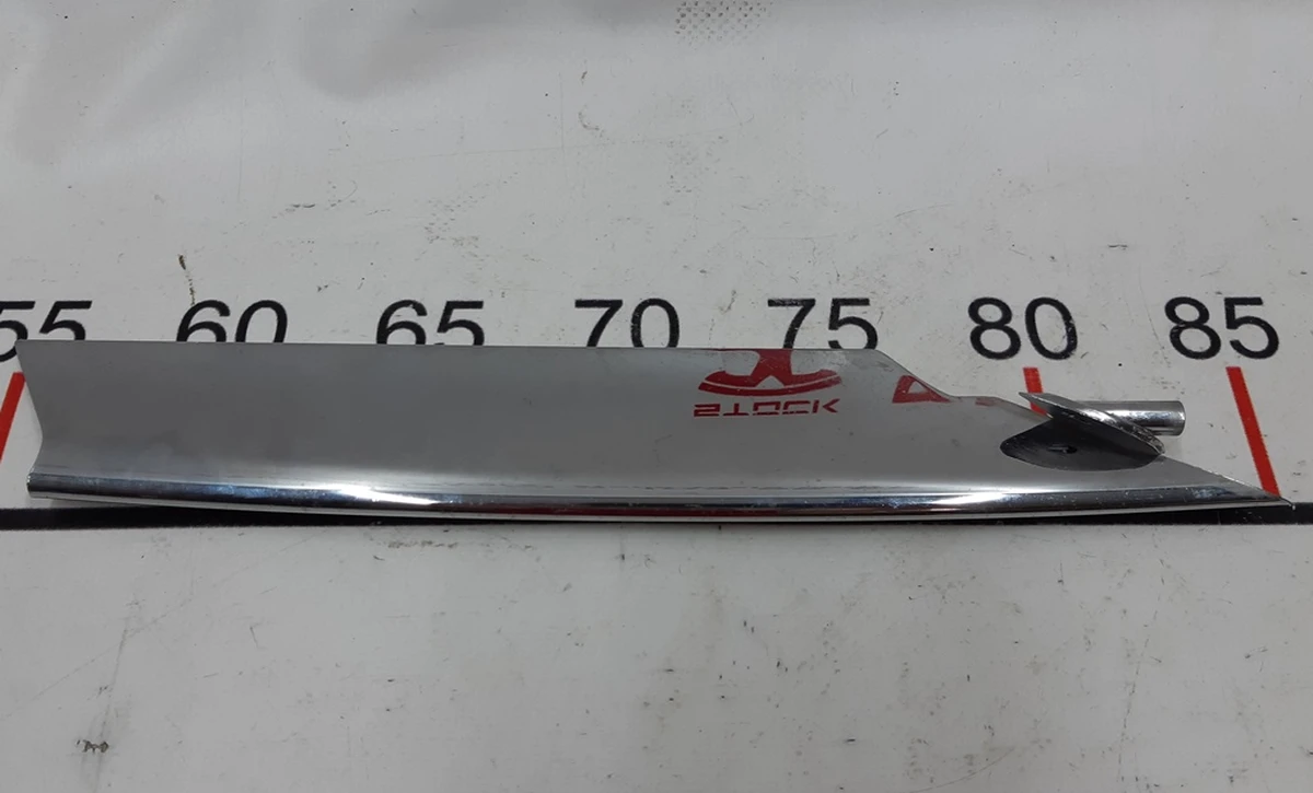 16 Eyelet overlay upper right chrome Tesla model S 6009384-00-C