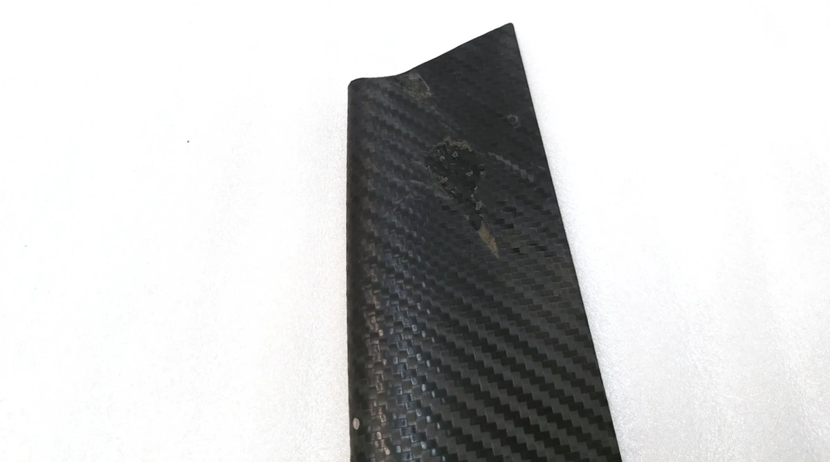 17 Накладка люверса нижняя правая хром Tesla model S 6009385-00-C