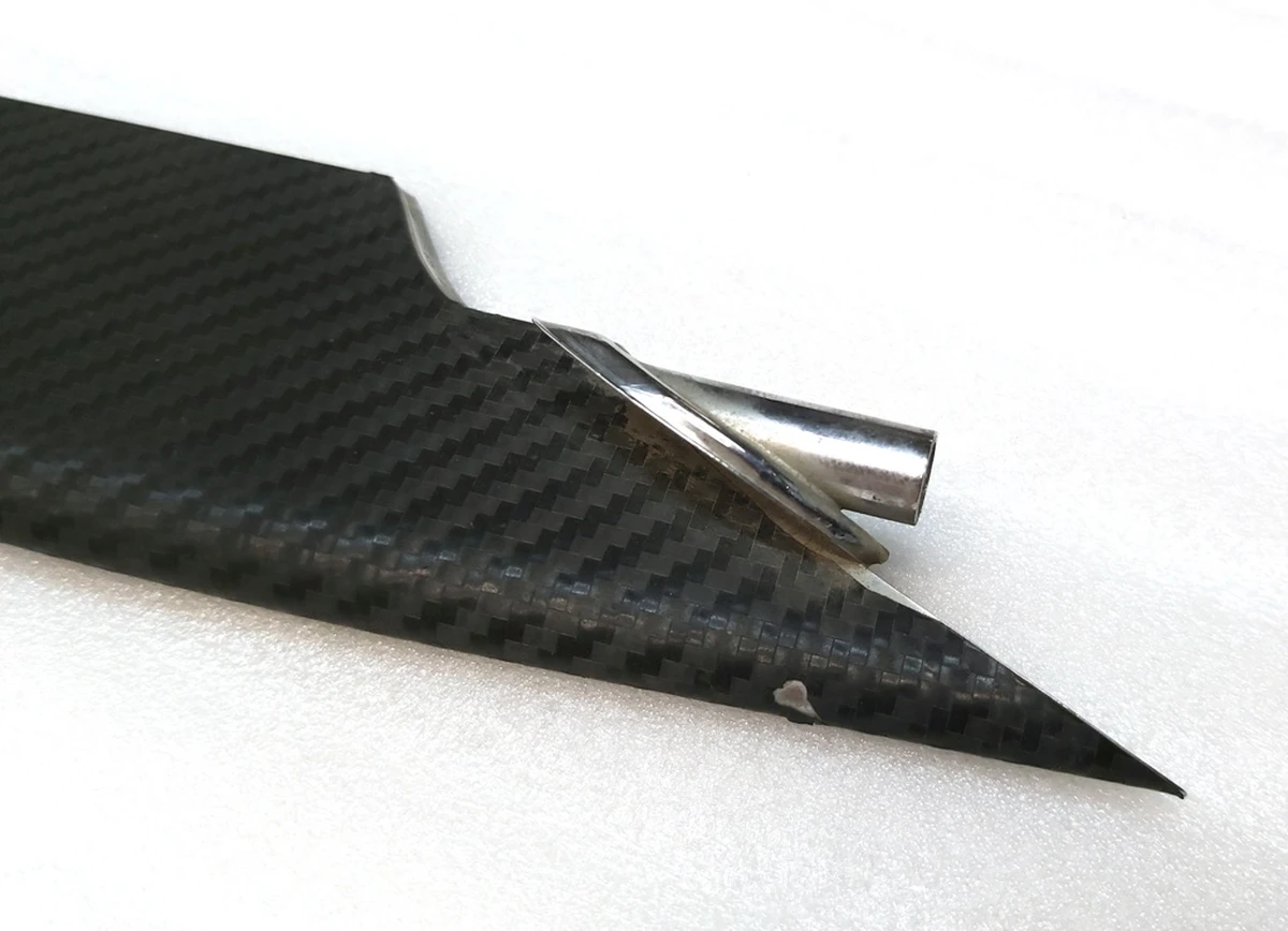 17 Накладка люверса нижняя правая хром Tesla model S 6009385-00-C