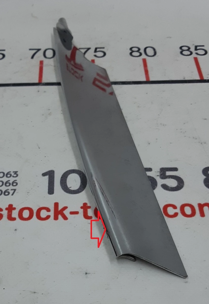 Накладка люверса нижня ліва хром з пошкодженням Tesla model S 6009388-00-C