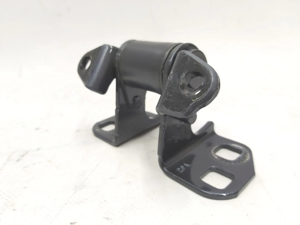 2 Петля двери задней левой правой верхняя PMNG Tesla model S, model S REST 6009555-00-F