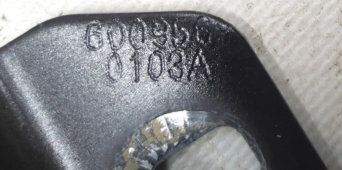 9 Петля двери передней задней правой нижняя PBSB Tesla model S, model S REST 6009569-00-E