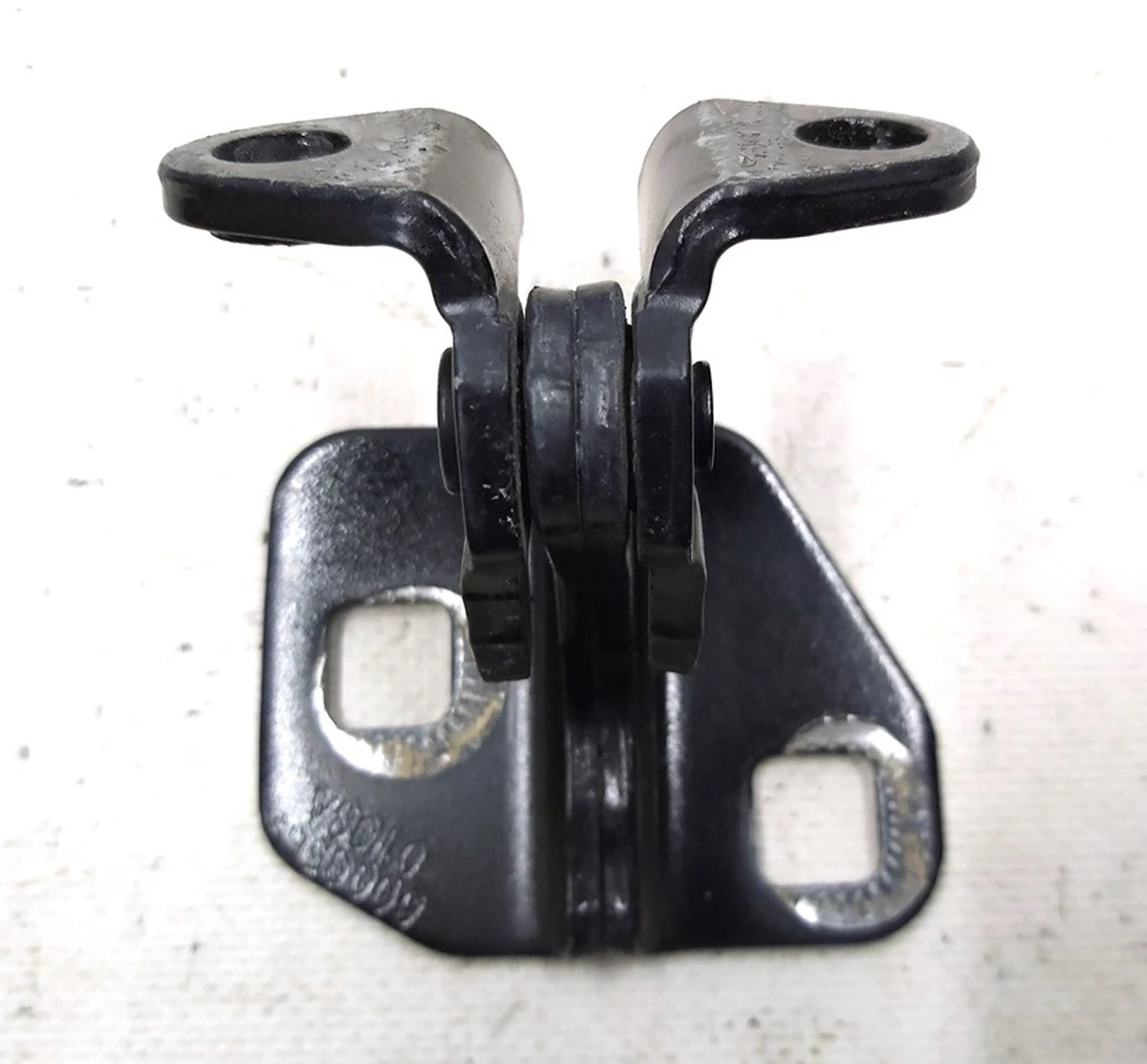 9 Петля двери передней задней правой нижняя PBSB Tesla model S, model S REST 6009569-00-E