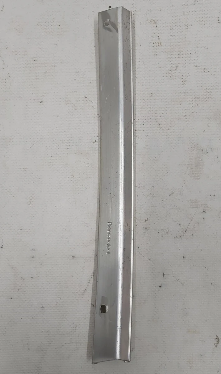 10 Кріплення (планка) ущільнювача стійки B передній правий Tesla model S, REST 6009570-00-C