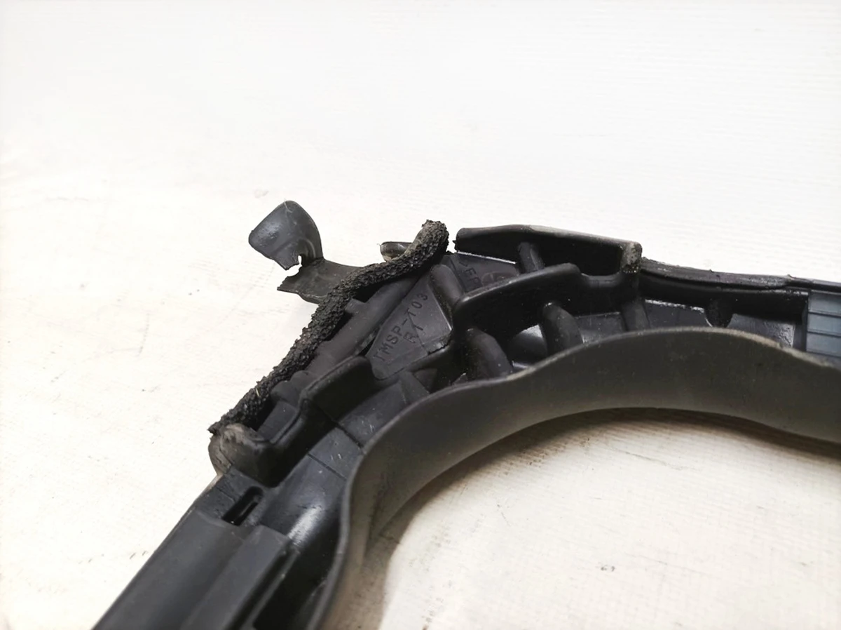 1 Уплотнитель проема правой задней двери с повреждением Tesla model S, model S REST 6009586-00-I