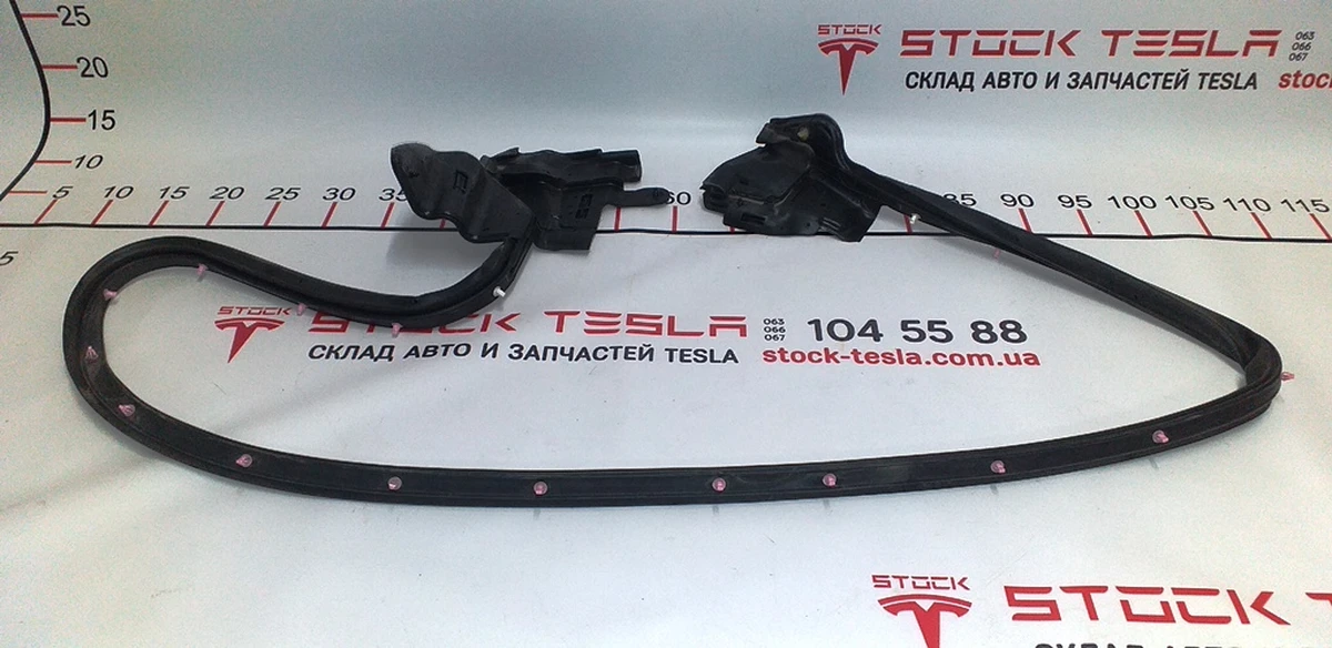 4 Ущільнювач двері передньої лівої Tesla model S, model S REST 6009593-00-D